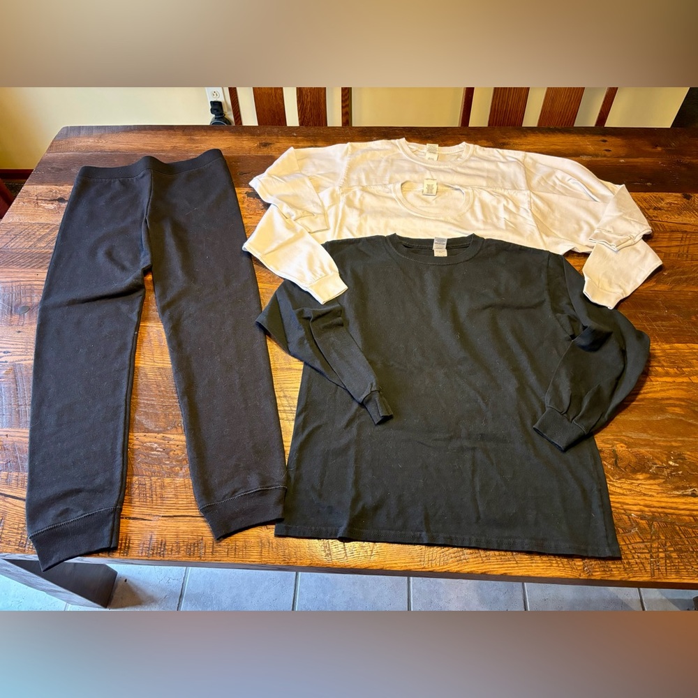 Youth Large/xl Basic Long Sleeve T’s/1 Sweat-pant